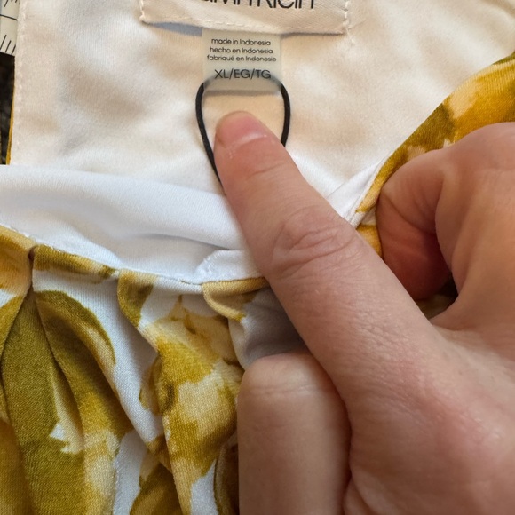 Calvin Klein Women’s Sleeveless Crew Neck Navy & Gold Floral Blouse XL NWT - Picture 6 of 8